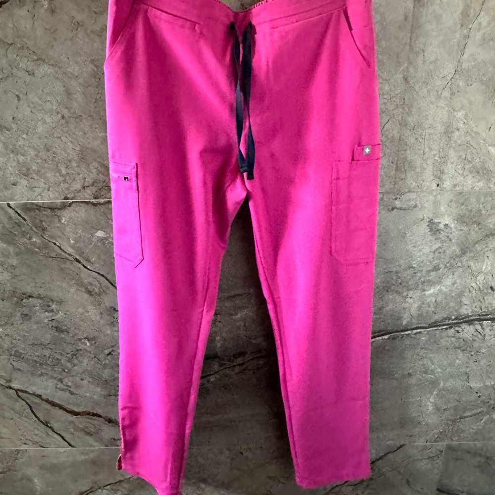 EUC*Figs Yola Scrub Skinny Pants~pink-Small